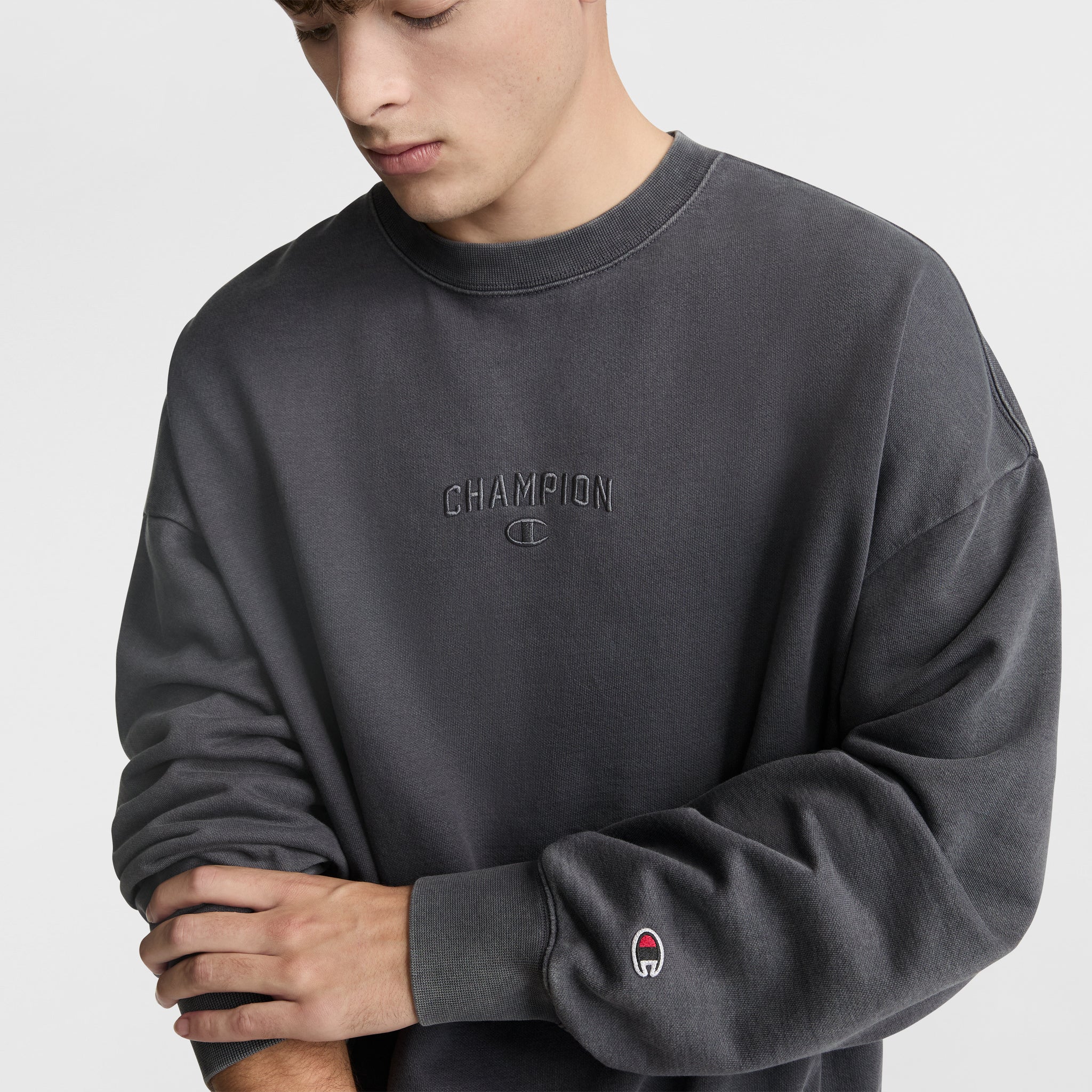 Champion Vintage Wash Men's Crewneck Sweatshirt - Retro Fit